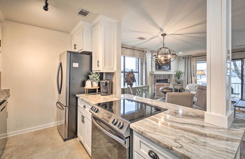 Rockwell Condo | Boat Slip: Lake Hamilton Condo in Hot Springs!
