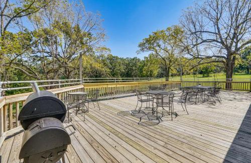 Warsaw House | Boat Truman and Lake of the Ozarks Country Getaway!