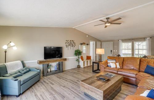 Warsaw House | Boat Truman and Lake of the Ozarks Country Getaway!