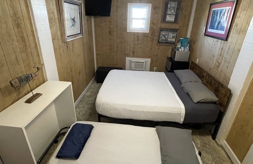 Orange Beach Villa | Boating and Fishing Getaway. Large private suite w dock,fishing, boat use avail.