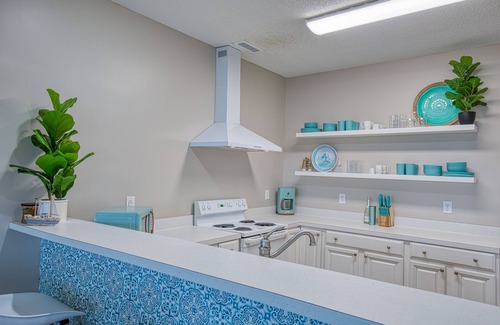 Surfside Beach House | Boats n Hopes BEACHFRONT HOME w/LINENS,PRIVATE POOL,PHOTOSHOOT&GOLF CART OPTION