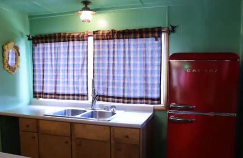 Pine Cove Apartment | Bob Ross Cabin