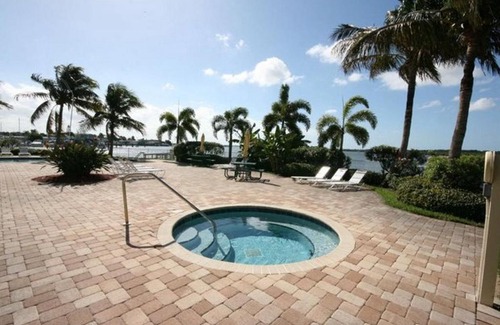St. Petersburg - Clearwater Apartment | Boca Ciega Resort by Travel Resort Services