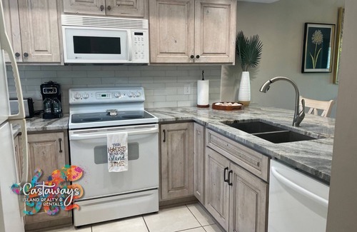 Bokeelia House | Bocilla Island Club Unit C-13