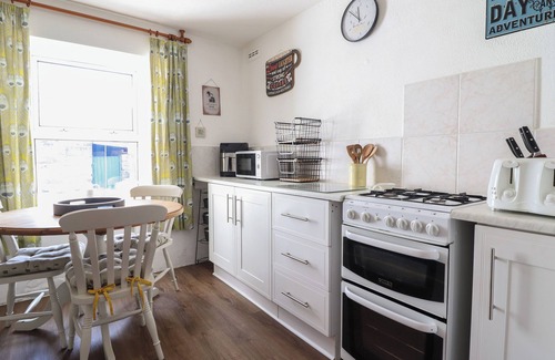 Trawsfynydd Cottage | BODALAW, character holiday cottage, with open fire in Trawsfynydd