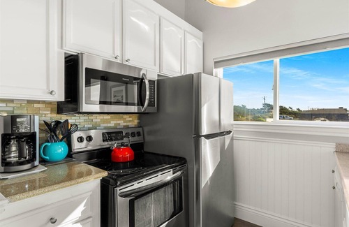 Sereno del Mar House | BodegaBayBeachHome~FUN Coastal Family Retreat-BeautifulViews!PoolTable&Lounge