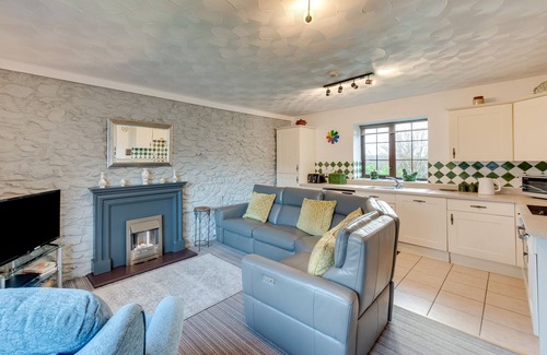 Gaerwen House | Bodhyfryd - Three Bedroom House, Sleeps 6