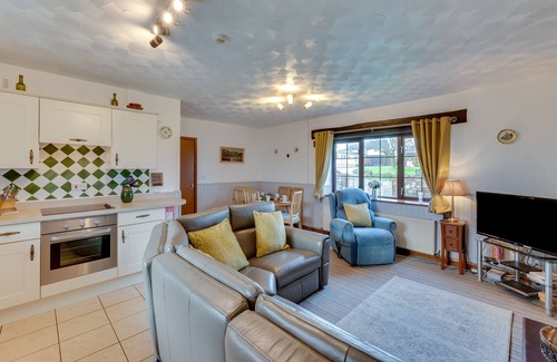 Gaerwen House | Bodhyfryd - Three Bedroom House, Sleeps 6
