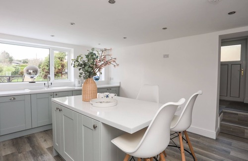 Moelfre House | BODWENA, pet friendly, country holiday cottage in Moelfre
