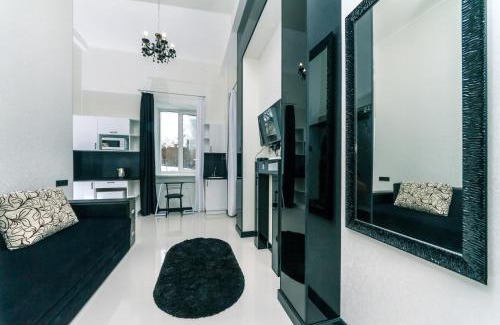 Shevchenkivs'kyi District Apartment | Bogdan Hall