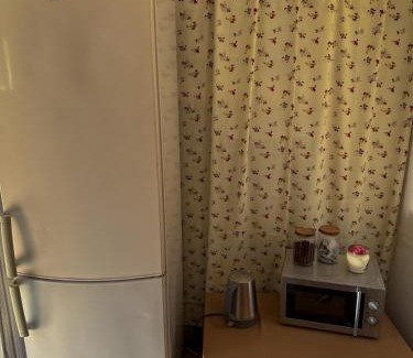 Dniprovs'kyi District Apartment | Bohemia - soulful stay, 5 min to metro