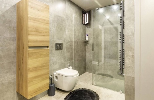 Nisantasi Apartment | Bohemian Flat in Nisantasi with Central Location