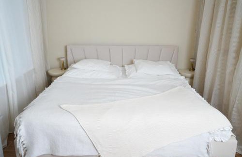 Samorin Apartment | Bohemian