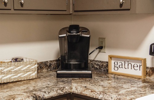 Floyd Apartment | Boho 2 bedroom in downtown Floyd, VA-Golden Maple