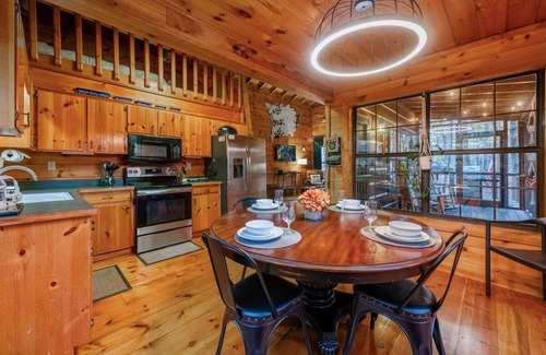 Blue Ridge Cabin | Boho Bear Cave of Blue Ridge