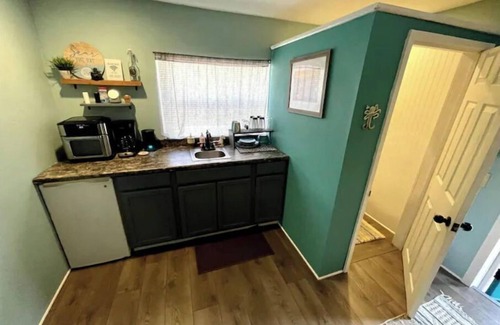 St. Petersburg - Clearwater House | Boho Bungalow! Guesthouse near Downtown & Beaches!