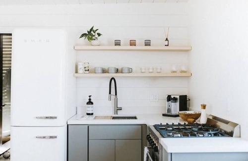 Shell Beach House | BoHo Bungalow Steps from Beach! 30+ Day Stays Only
