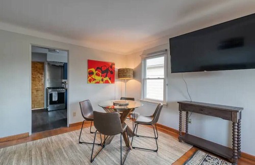 Burns Park Apartment | Boho Chic 2 Bedroom Close to Stadium & UM