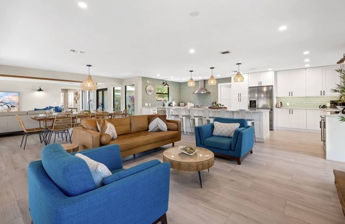 Central Naples House | Boho Chic Estate-40Ft Pool/Spa-Coolest House in Naples!