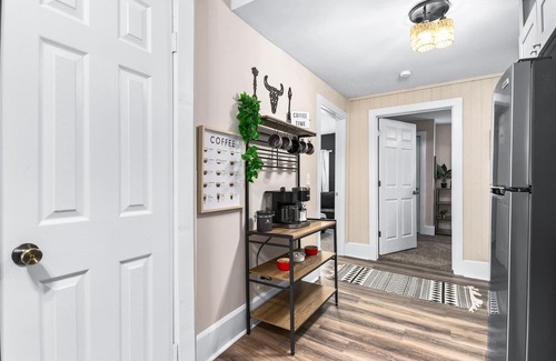 Atlanta House | Boho Chic: Luxury Short-Term Rental in Atlanta | Pet-Friendly 3BR Near Downtown