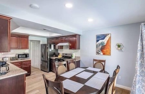 West Covina House | BOHO Hidden Gem fenced backyard garage pet OK