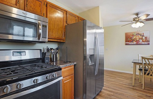 Fox Valley House | Bolingbrook FHS Rental - Woodview Ct