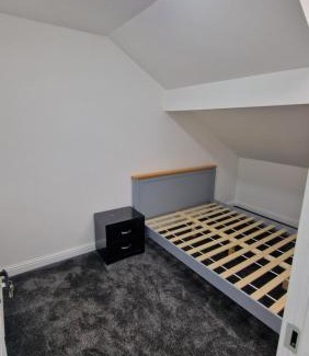 Bolton House | Bolton rooms for Work and lesure