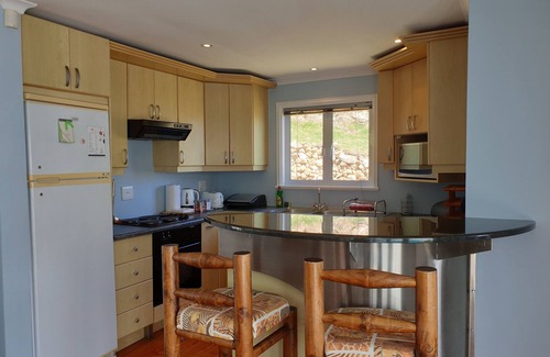 Mountainside House | 'Bolusii' 6 En-suite Bedroom Beach House with Indoor Pool & Sea View