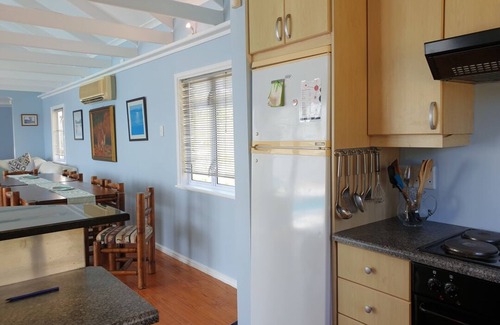 Mountainside House | 'Bolusii' 6 En-suite Bedroom Beach House with Indoor Pool & Sea View