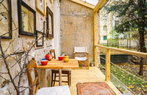 Krisztinavaros Apartment | Bond & Sue