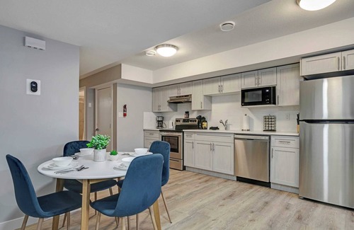 Edmonton Apartment | Bonnie Doon. Guest Suite. Sleeps 2.