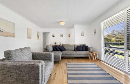 Ocean Grove House | Bonnyvale Beach Abode Free WiFi