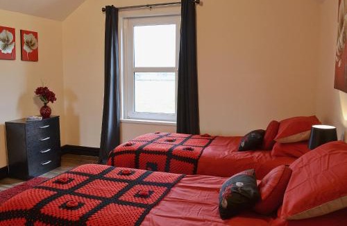 Kidwelly House | Bont Cottage