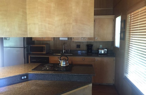 Chamberlands House | Book 2025-26 three-month ski lease today! Driveway snow plow included! Dog ok!