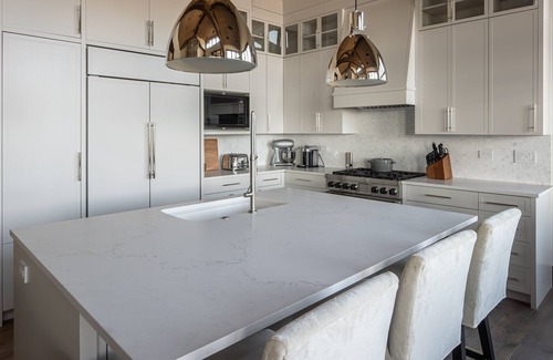 Spanish Peaks House | Book a Holiday Getaway Today! Luxury Townhome with Hot Tub