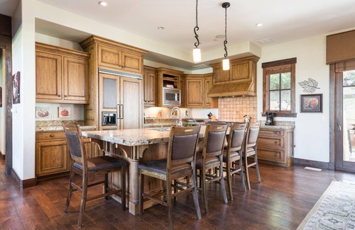 North Park City Cottage | Book for Winter! Beautiful Ski Chalet with Private Hot Tub and Fireplace!