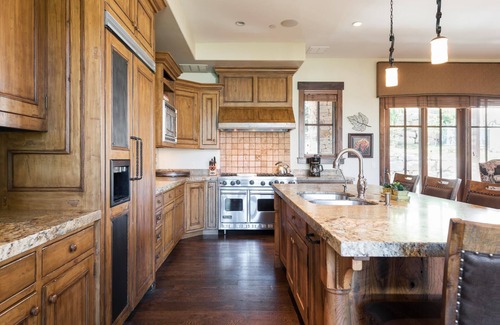 North Park City Cottage | Book for Winter! Beautiful Ski Chalet with Private Hot Tub and Fireplace!