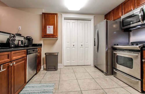 Fort Walton Beach Condo | 🦩Book Me Baby! Charming Walk-Out To Pools~Waterscape A110 Courtyard🦩