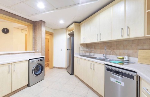 Palm Jumeirah Apartment | Book Now for Our Best September Rates At This 4BR Palm