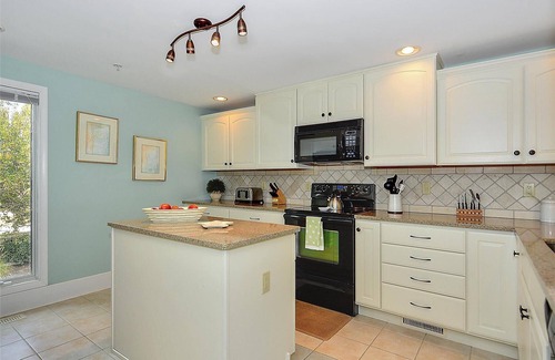 Fenwick Island House | BOOK OPEN JULY WEEKS BEFORE MAY 1 AND GET 10% OFF! Free Golf at Bear Trap Dunes and MORE! Recently remodeled and redecorated located on the Ocean Front.