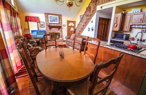Grassy Creek Cottage | Book Your August Cabin Retreat Before It's Gone @ Riverside Escape