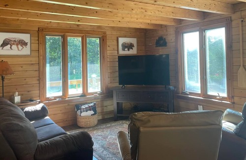 Oxford Cabin | Book your family 2023 relaxing. getaway!