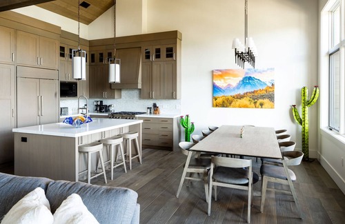 Spanish Peaks House | Book Your Festive Getaway Now! Luxury Townhome in Spanish Peaks with Private Hot Tub!