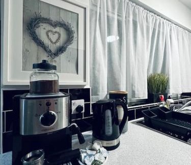 Lincoln House | Book your stay near Bailgate the heart of Lincoln! Short let & longer bookings welcome, weekly and monthly offers