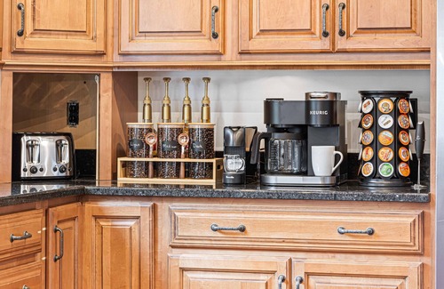 Candler House | Booking Fast! Pool, Pickleball, Multisport Simulator, Theater Golf| Sleeps 22