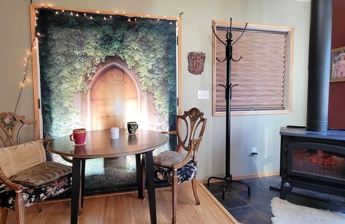 Talent Apartment | BookStayHop - Crescent Moon Studio ~With Outdoor Space and Mountain Views!