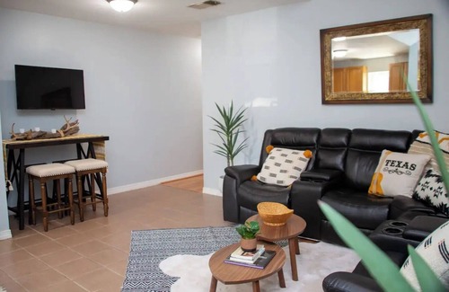Fort Worth House | Boot Scoot'n In the Stockyards. 3 bedrooms/2 bath
