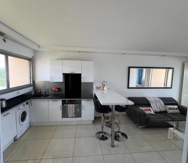 La Bocca Apartment | Bord de Mer Cannes Midi