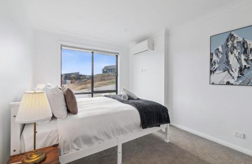 Jindabyne House | Boreas Lodge