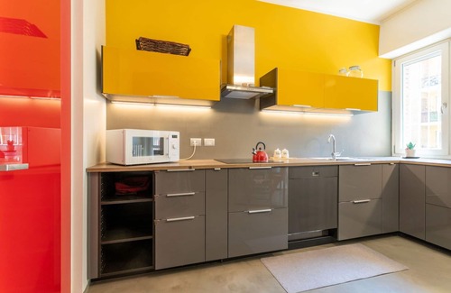 Bullona Apartment | Borgese 2Br apt with balcony by Halldis